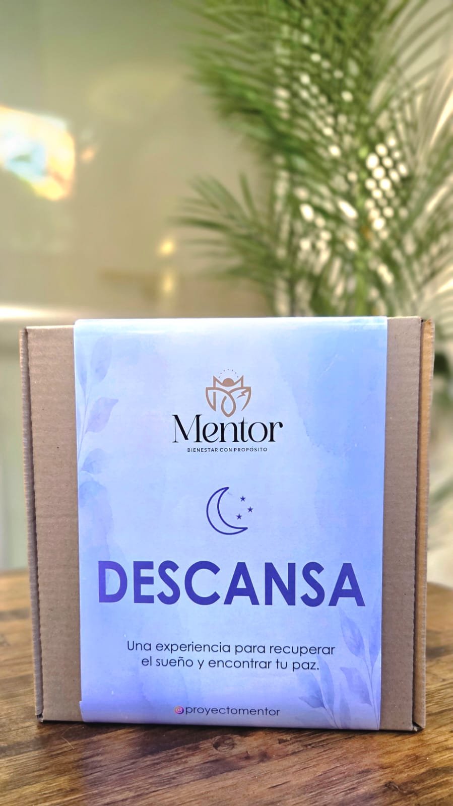 Kit Descansa de Mentor: caja en tonos lila con una luna y estrellas ilustradas.